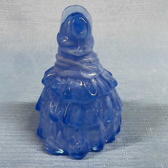 Boyd Blue Slag Glass third annual 1981 Louise Bell 4” - Picture 3 of 5